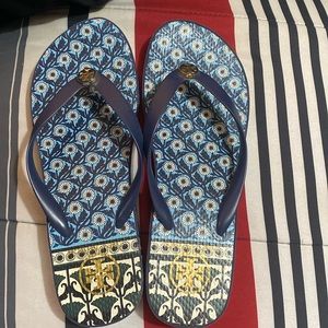 Tory Burch flip flops size 9 new without tags